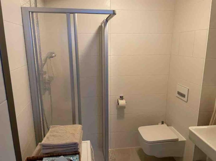 Akh - Uni 10min - Zentrum 10 Min Apartment Vienna